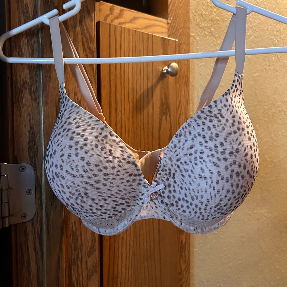 Neutral Animal Print Bra Victoria Secret 34DDD